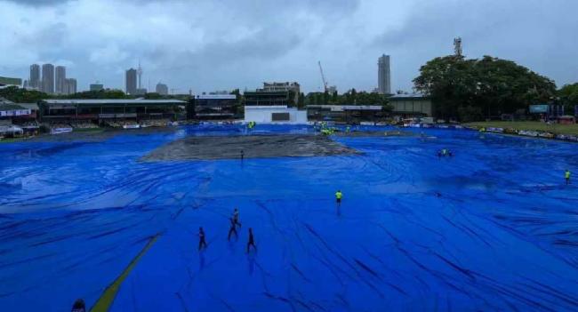 දෙවන ටෙස්ට් තරගය වර්ෂාව හේතුවෙන් තාවකාලිකව නවතී